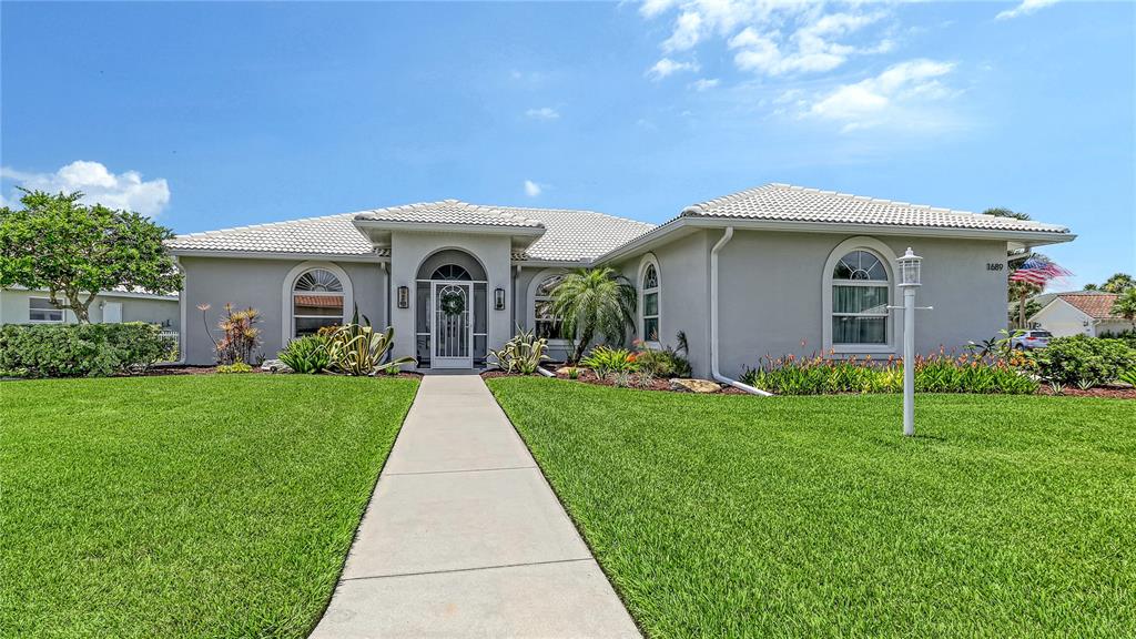 1689 VALLEY DRIVE