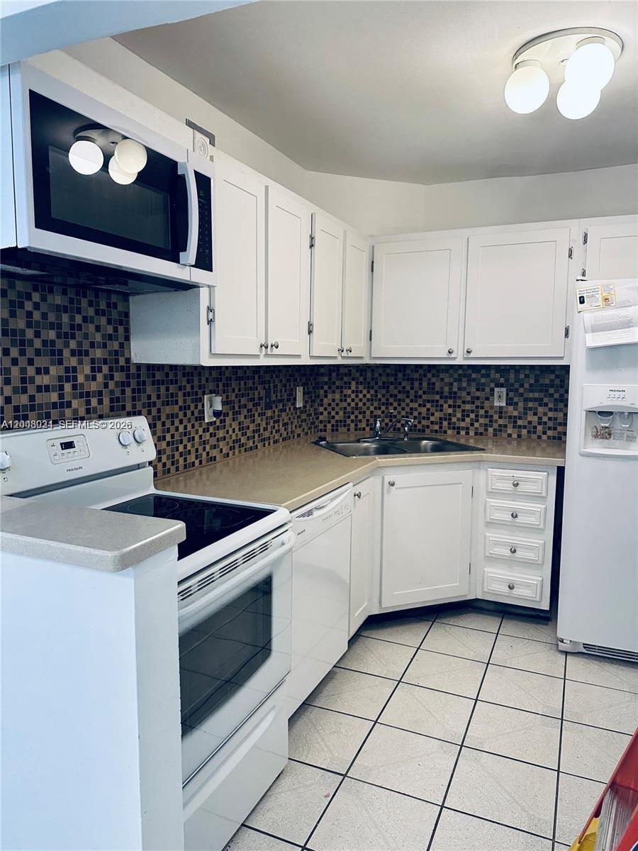 3105 Oakland Shores Dr # J205, Oakland Park FL 33309
