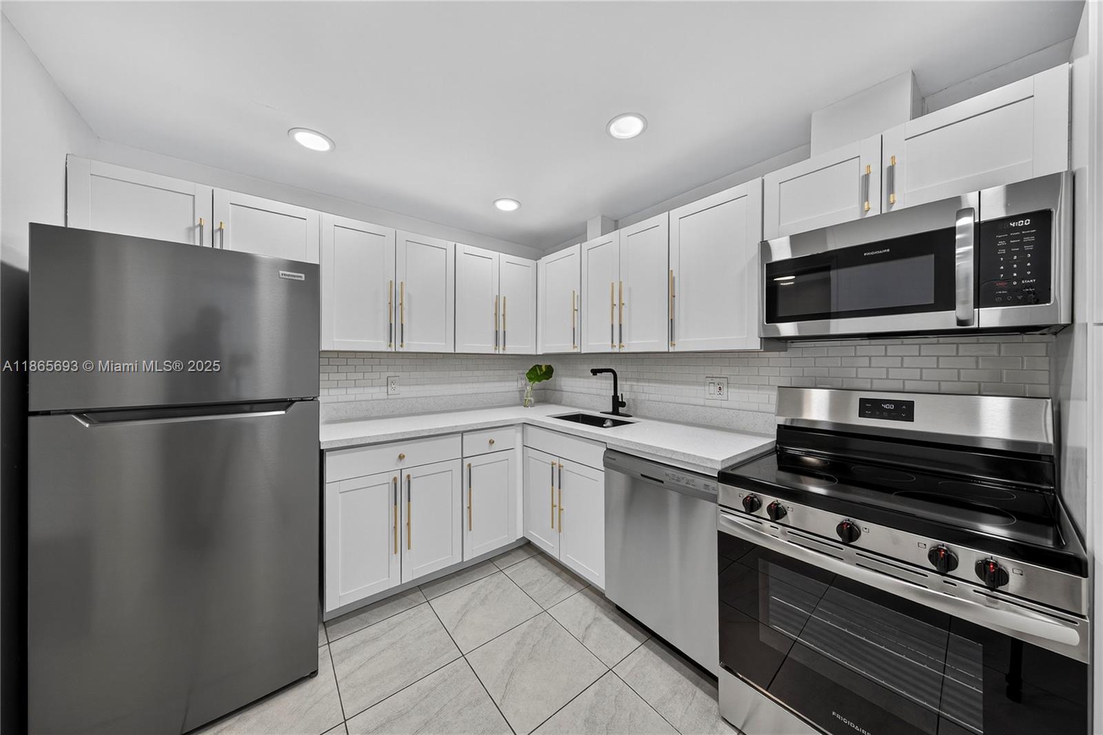 3001 S Course Dr # 105, Pompano Beach FL 33069