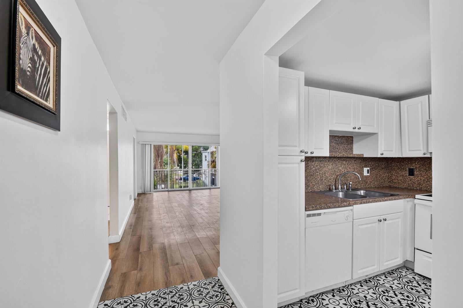 1505 Crescent Circle # B24, Lake Park FL 33403