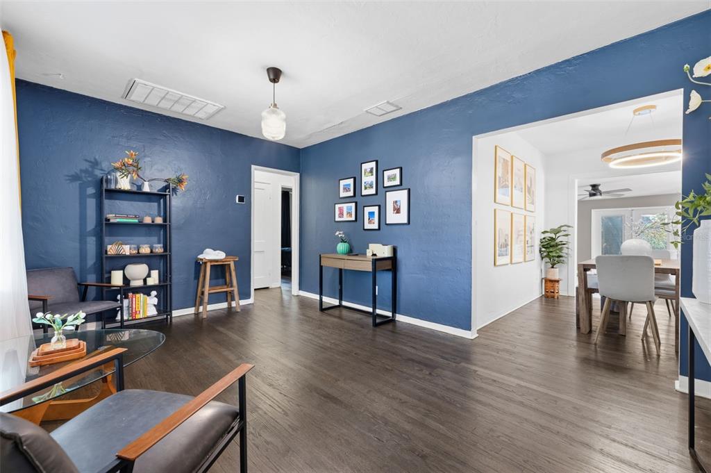 1209 E CRENSHAW STREET, TAMPA, FL — photo 5 of 25