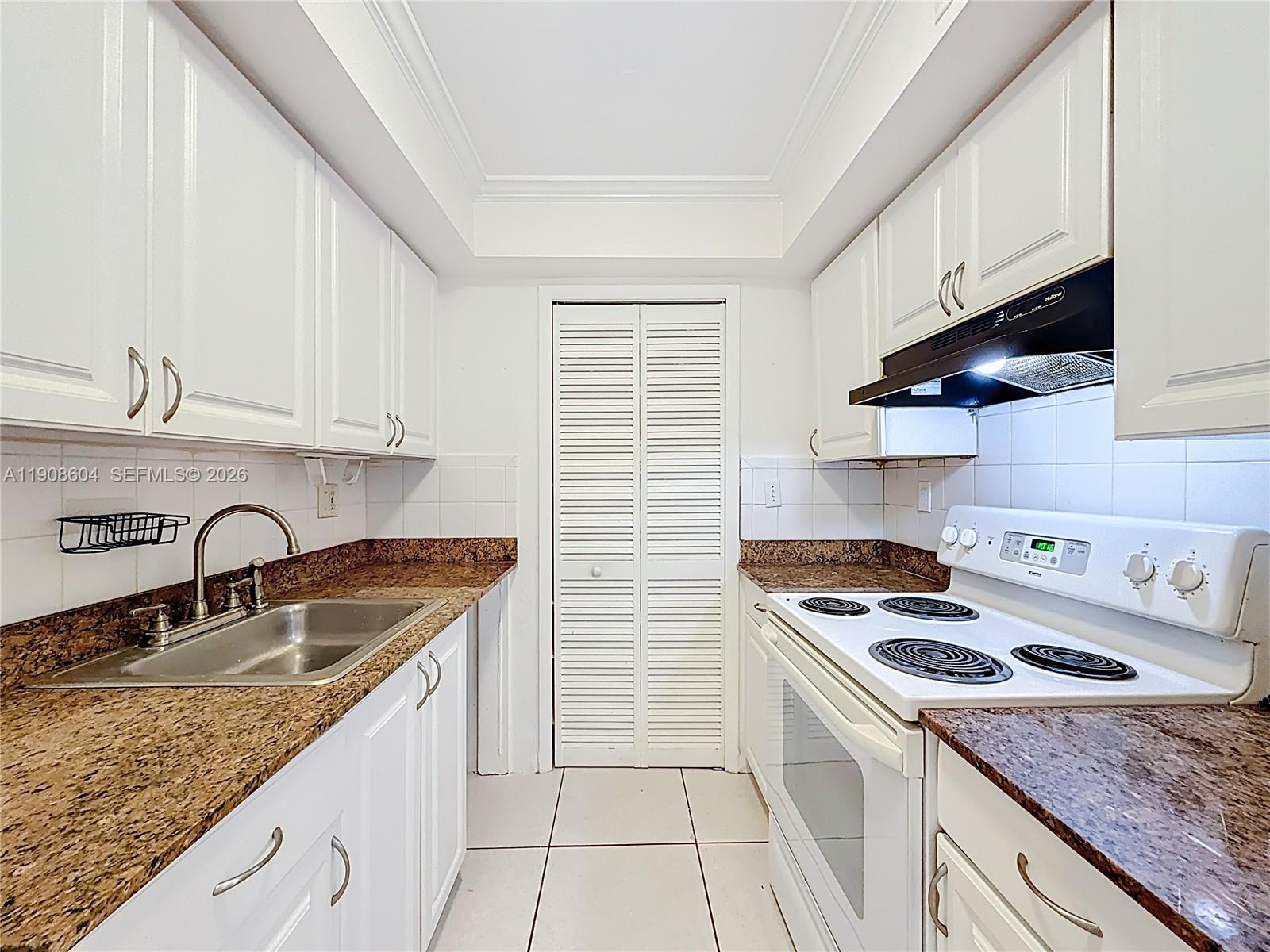 17600 NW 68th Ave # B2004, Hialeah FL 33015