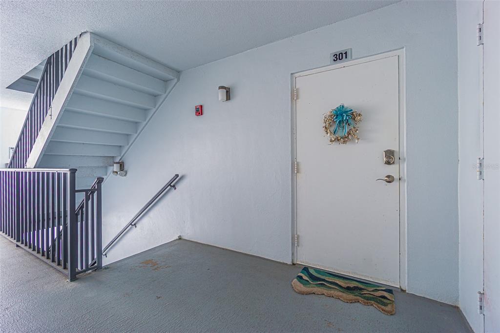 7 ELGIN PLACE UNIT 301, DUNEDIN, FL — photo 3 of 30