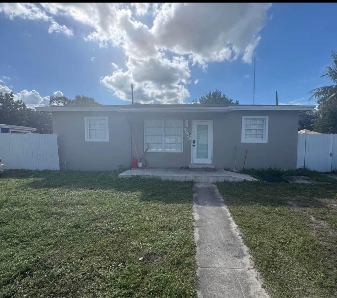 4628 SW 32nd Drive, West Park FL 33023