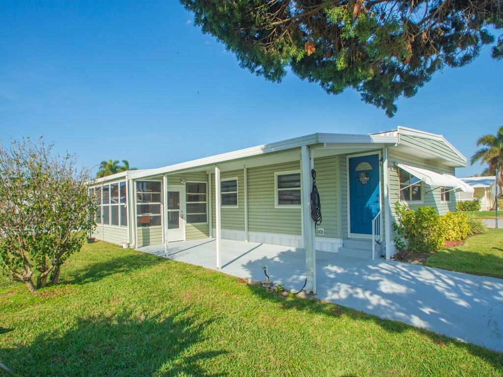 309 NE Pinelake Village Boulevard, Jensen Beach FL 34957