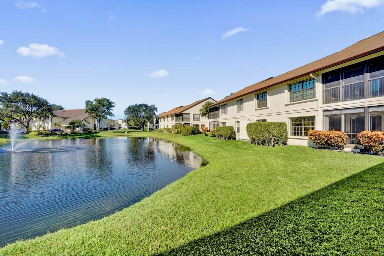 3373 Jog Park Drive, FL 33467