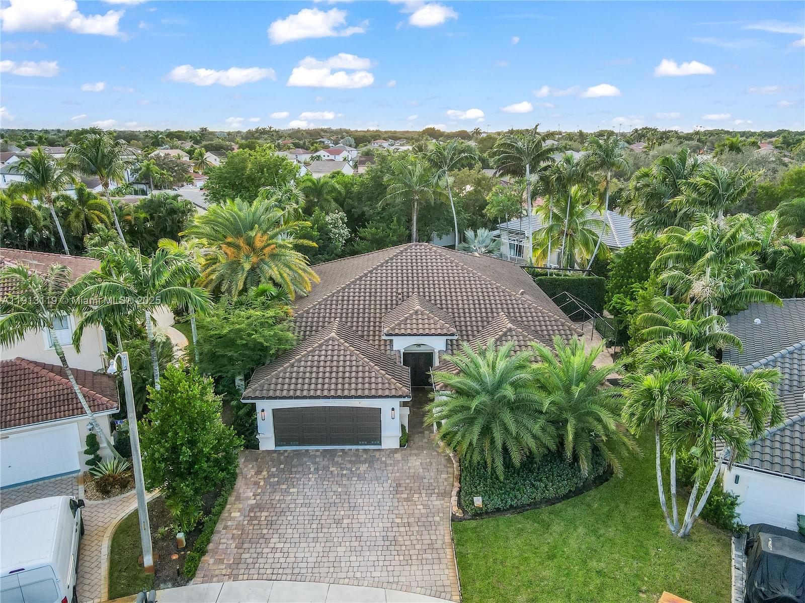 2310 NW 189th Ave, Pembroke Pines FL 33029