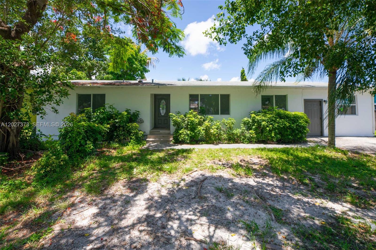 3327 Sapphire Rd, Lake Worth FL 33462