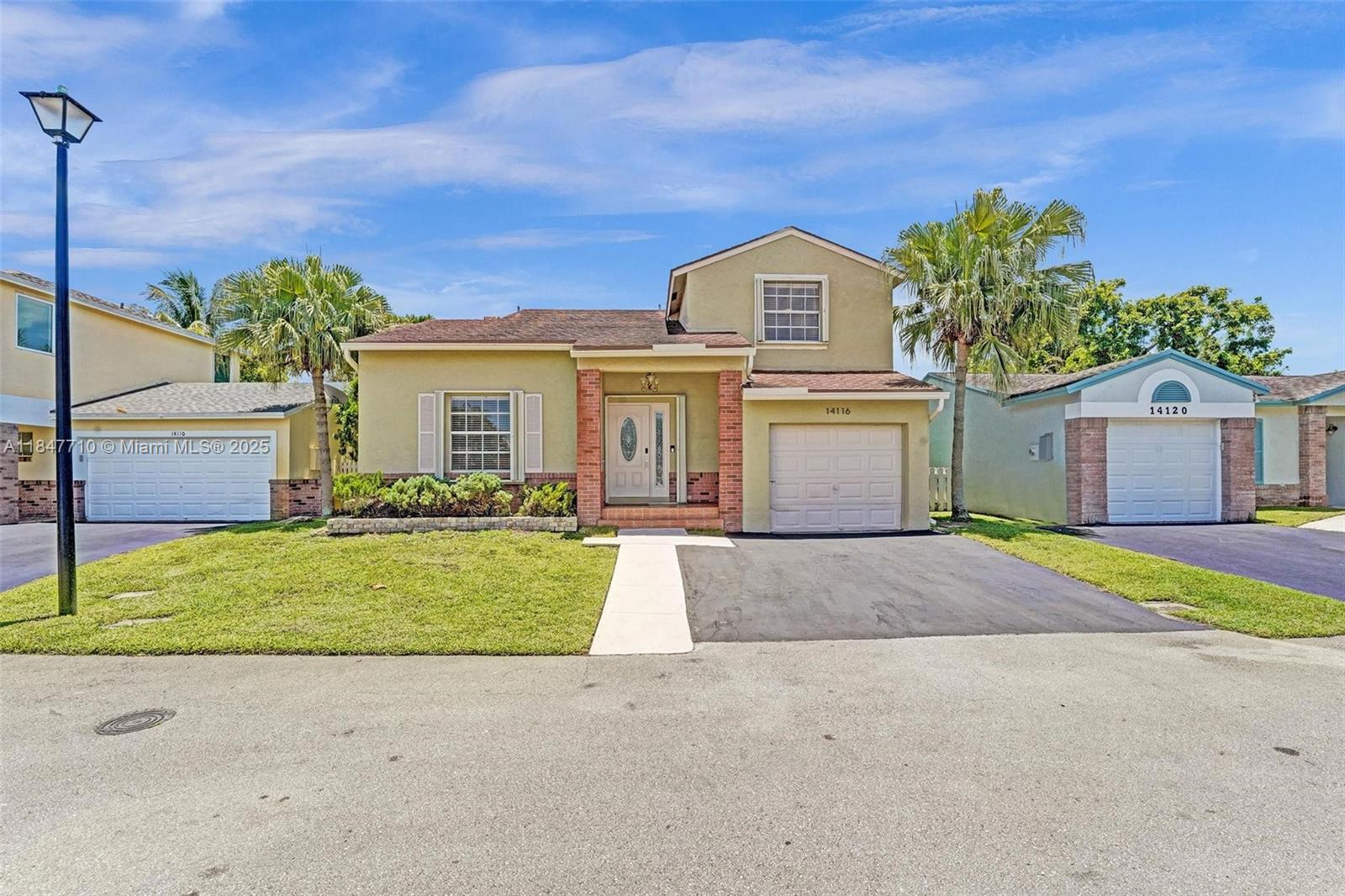 14116 Langley Pl, Davie FL 33325