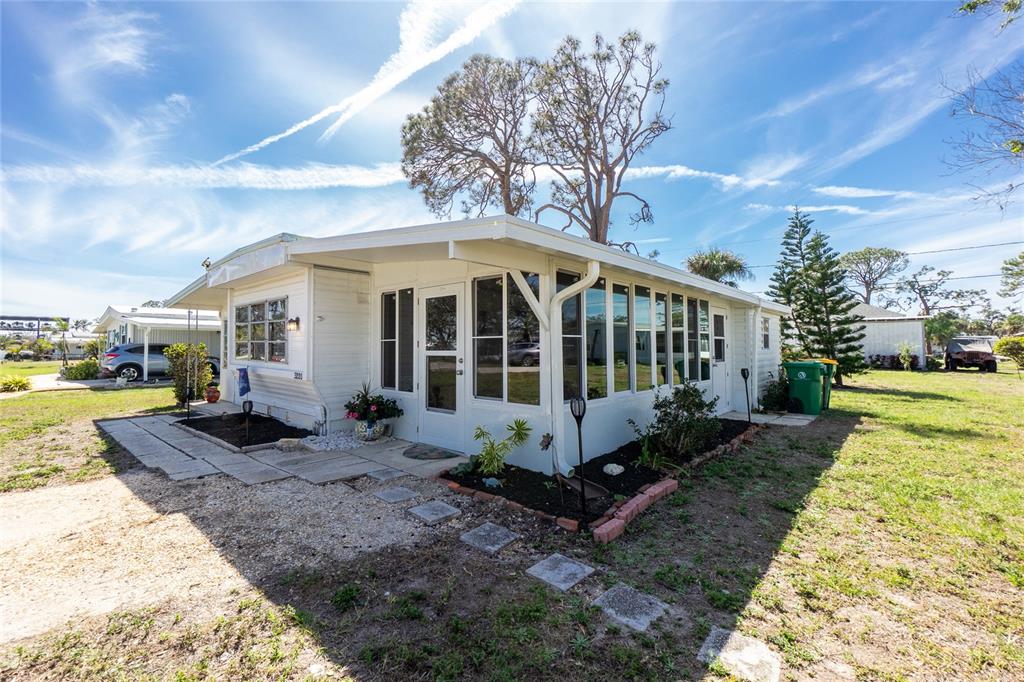 3220 HOLLY AVENUE