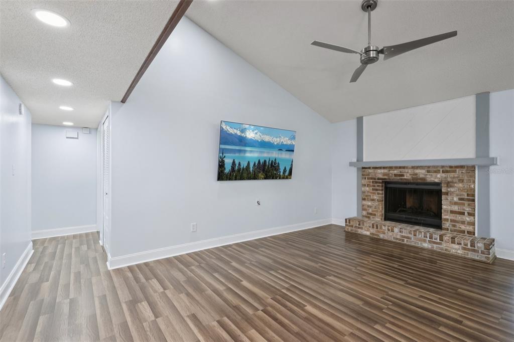 3613 COPPERTREE CIRCLE, BRANDON, FL — photo 3 of 30