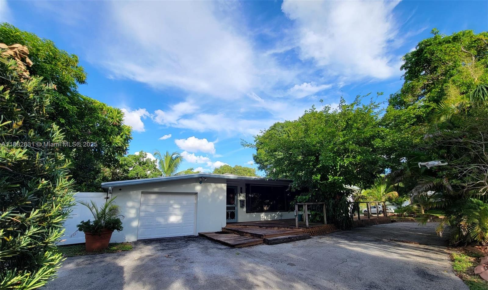510 E Acre Dr, Plantation FL 33317