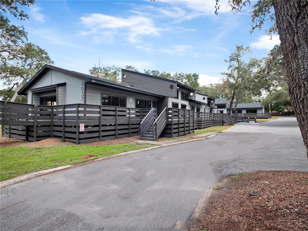 5037 NORTH LANE