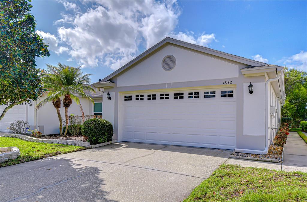 1832 SASSAFRAS DRIVE, WESLEY CHAPEL, FL — photo 3 of 30