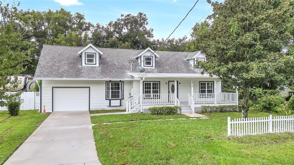 1920 BAXTER AVENUE