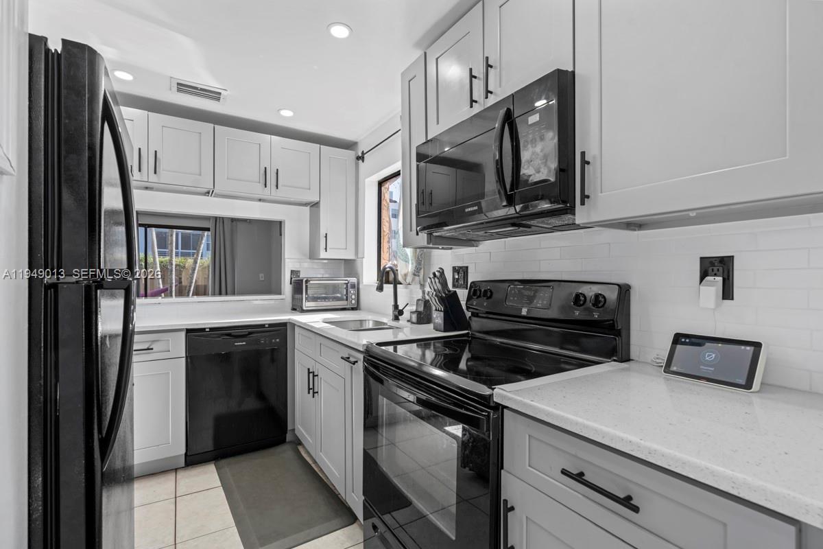 8009 NW 29th St, Sunrise FL 33322