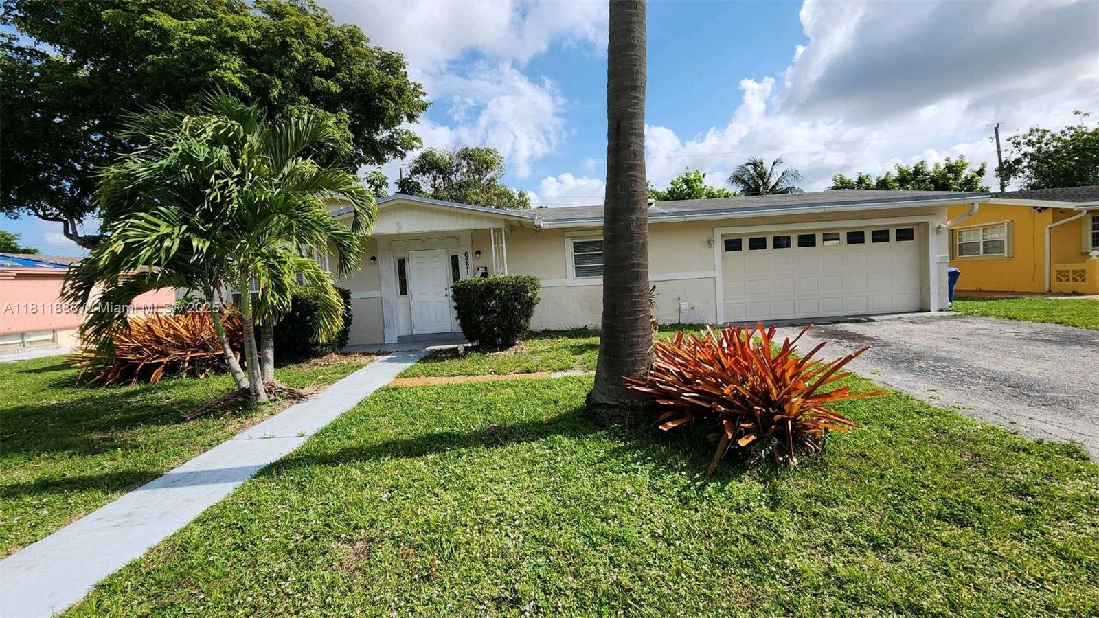 6221 NW 17th St, Sunrise FL 33313