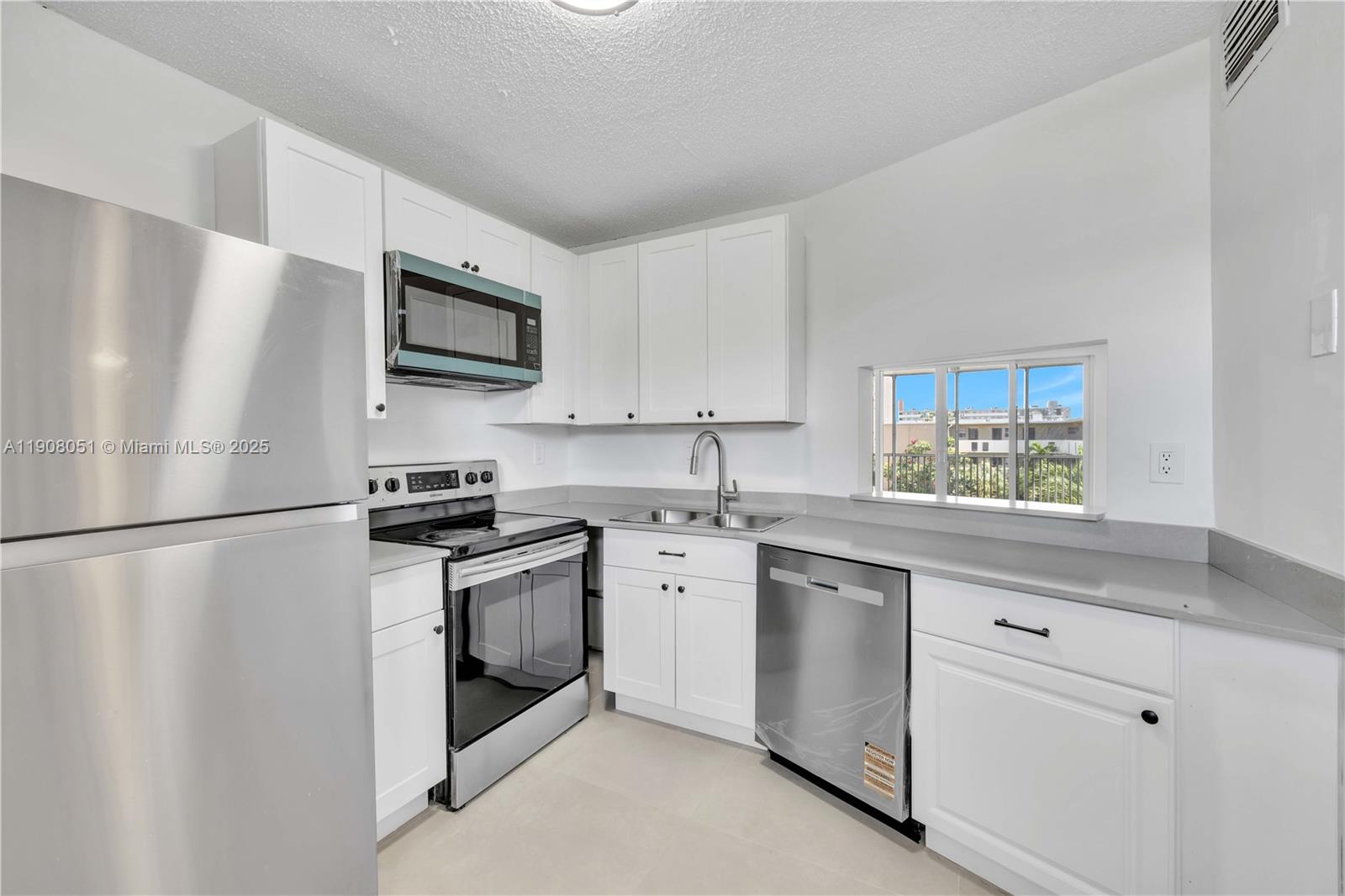 1680 NE 191st St # 415, Miami FL 33179