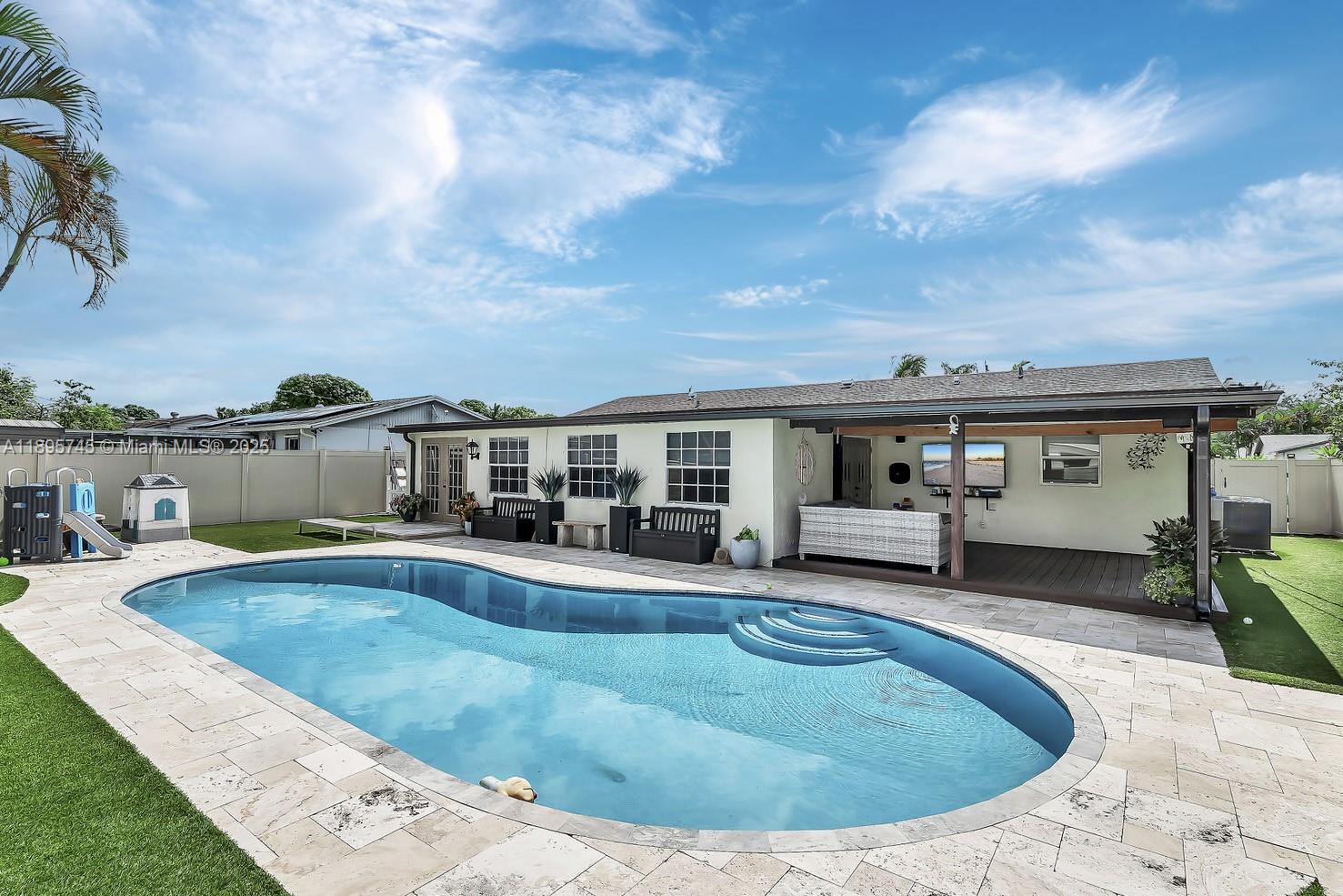 6821 NW 6th St, Margate FL 33063