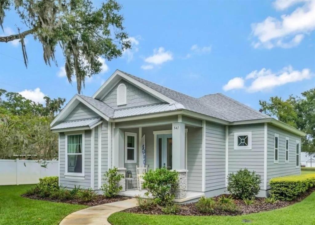 904 AZALEA WALK CIRCLE
