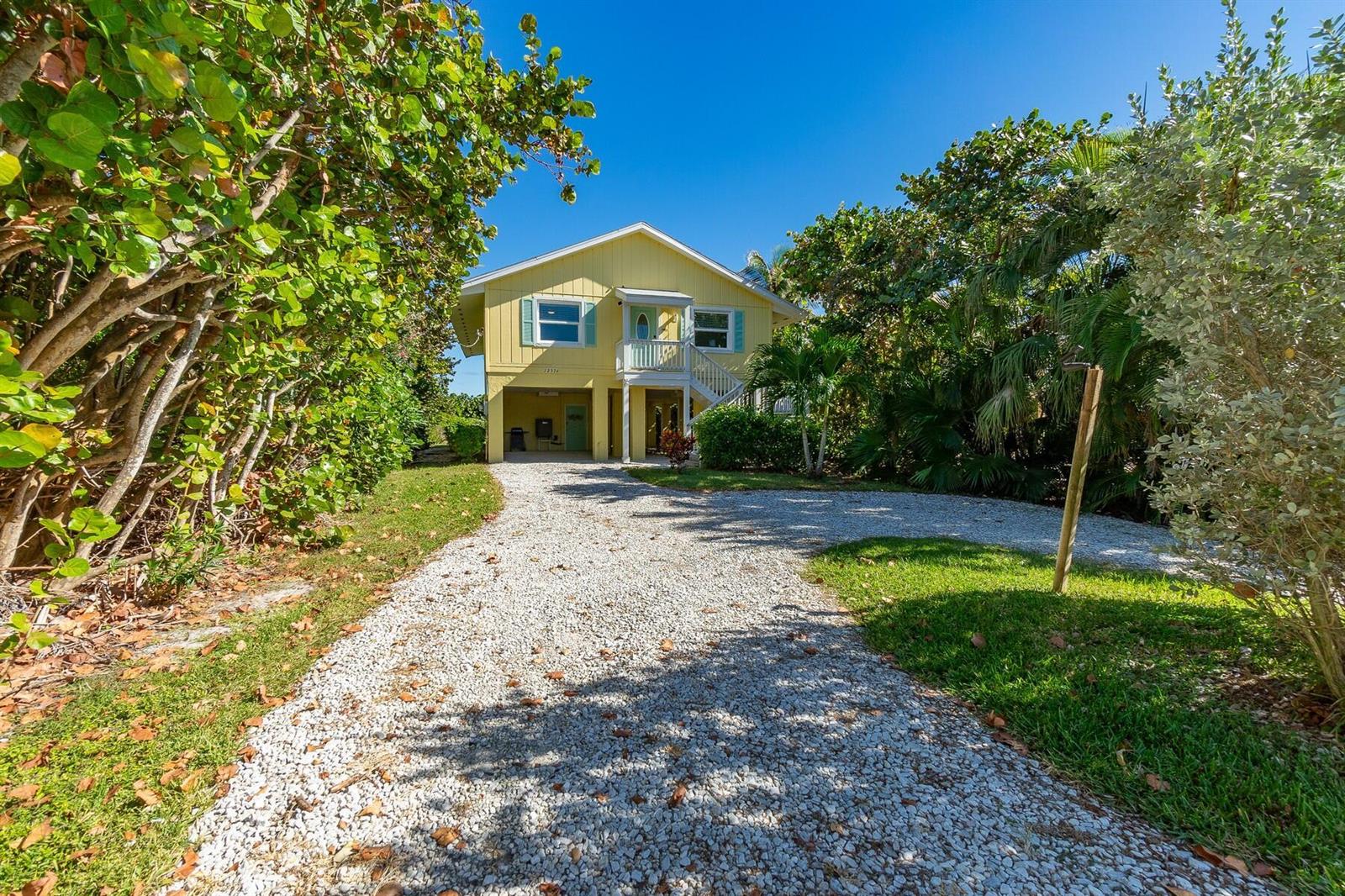 VERO BEACH, FL — photo 2 of 27