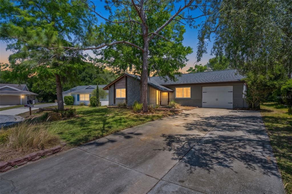 8804 LINCOLNSHIRE DRIVE
