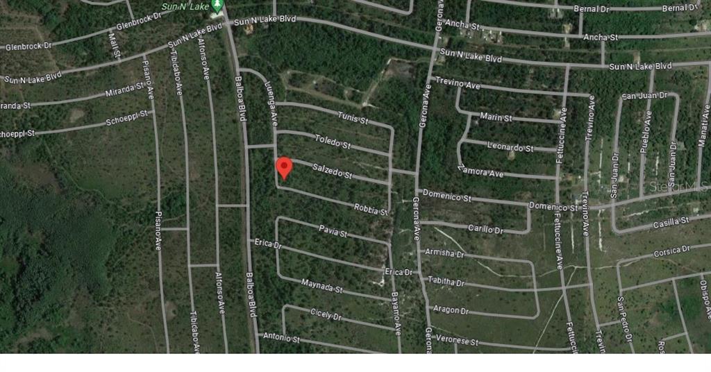 This is a satellite map showing residential streets and a red location marker — 8746 ROBBIA STREET, SEBRING, FL