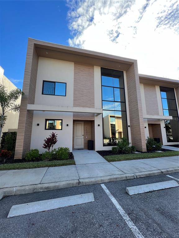 7465 BLEECKER LANE