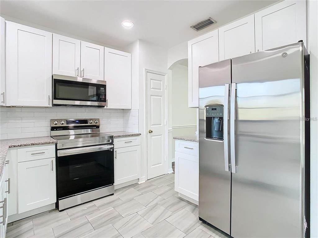 1019 BLACKWATER DRIVE, WESLEY CHAPEL, FL — photo 5 of 11