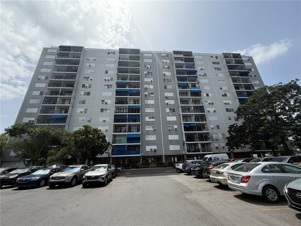 Apt 207 BORINQUEN TOWERS UNIT 207