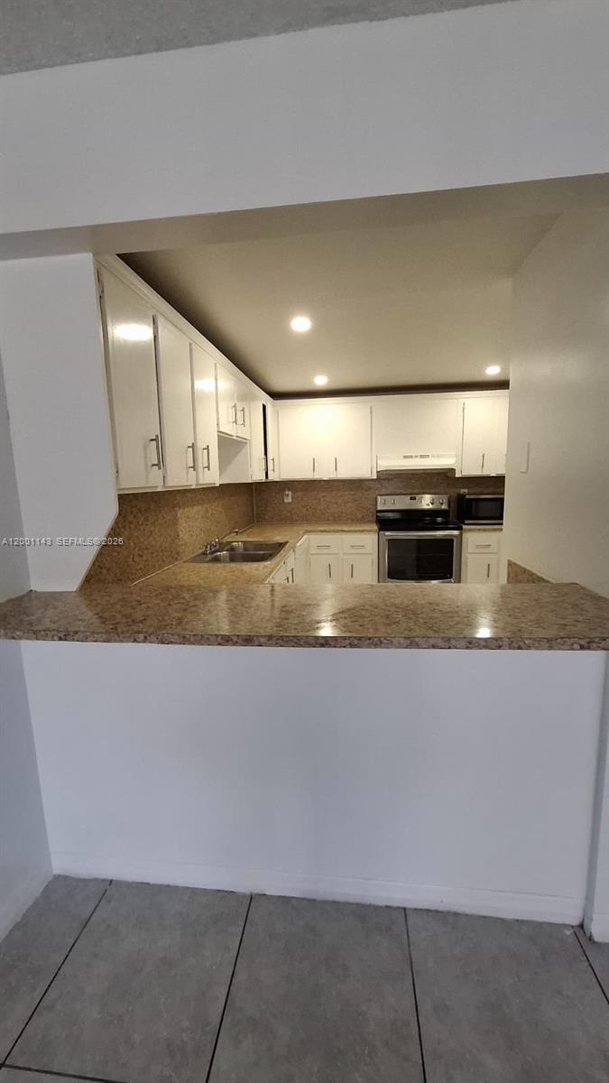 6950 Miami Gardens Dr # 201, Hialeah FL 33015