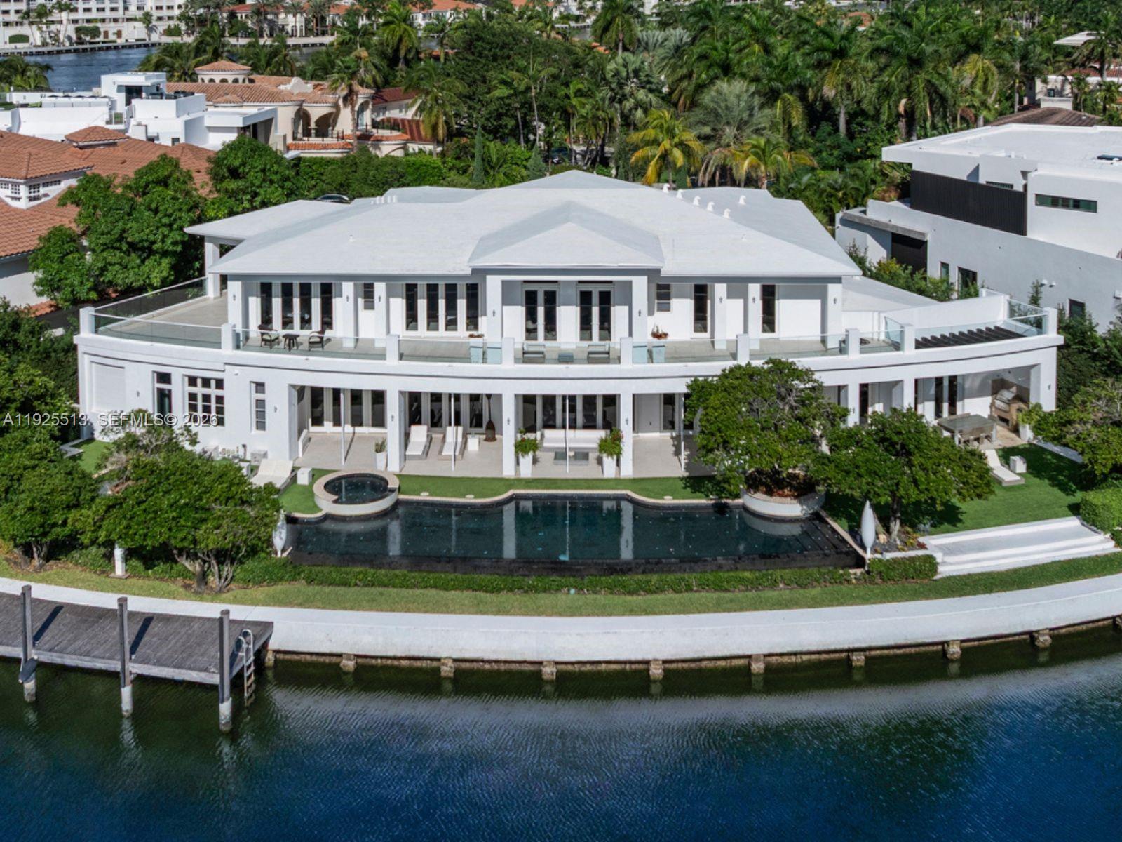 142 S Island Dr, Golden Beach FL 33160
