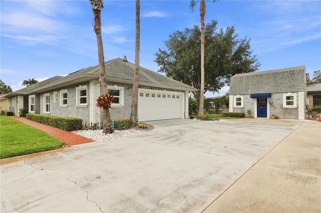 1520 SE PINWHEEL DRIVE
