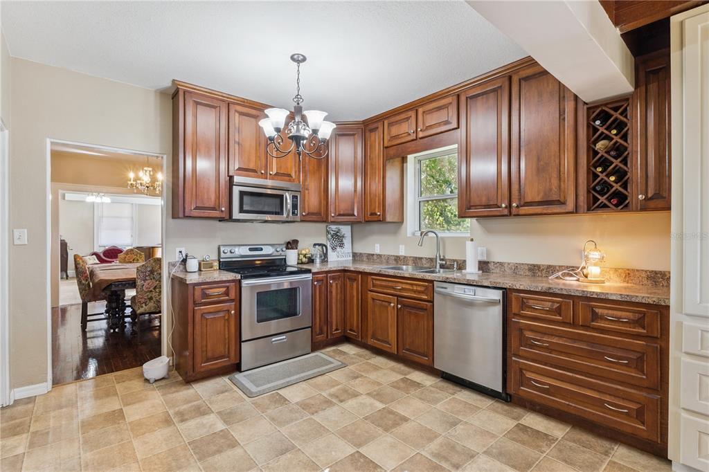 3828 WALKER ROAD, APOPKA, FL — photo 4 of 17