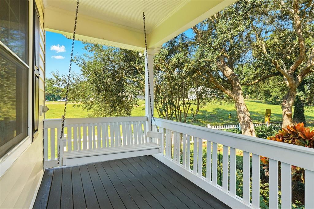 580 W 10TH AVENUE, MOUNT DORA, FL — photo 4 of 30