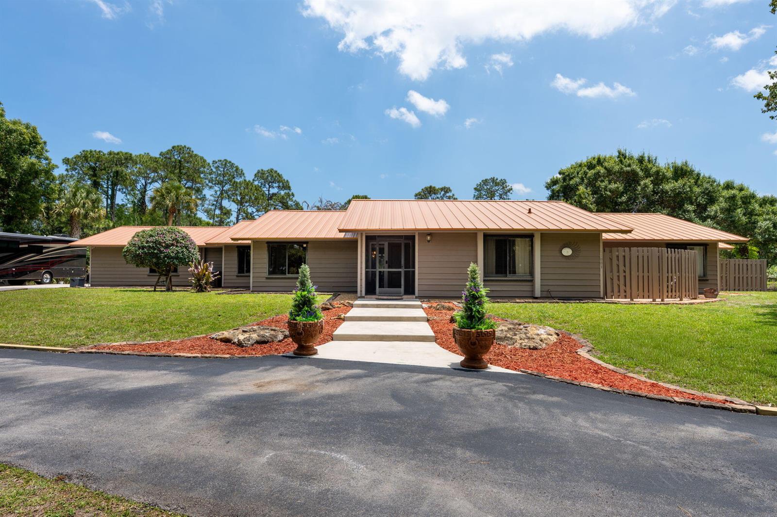 11001 SW Hawkview Circle, Stuart FL 34997