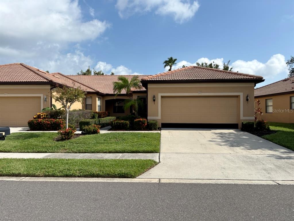 229 SHELL FALLS DRIVE, APOLLO BEACH, FL — photo 2 of 19