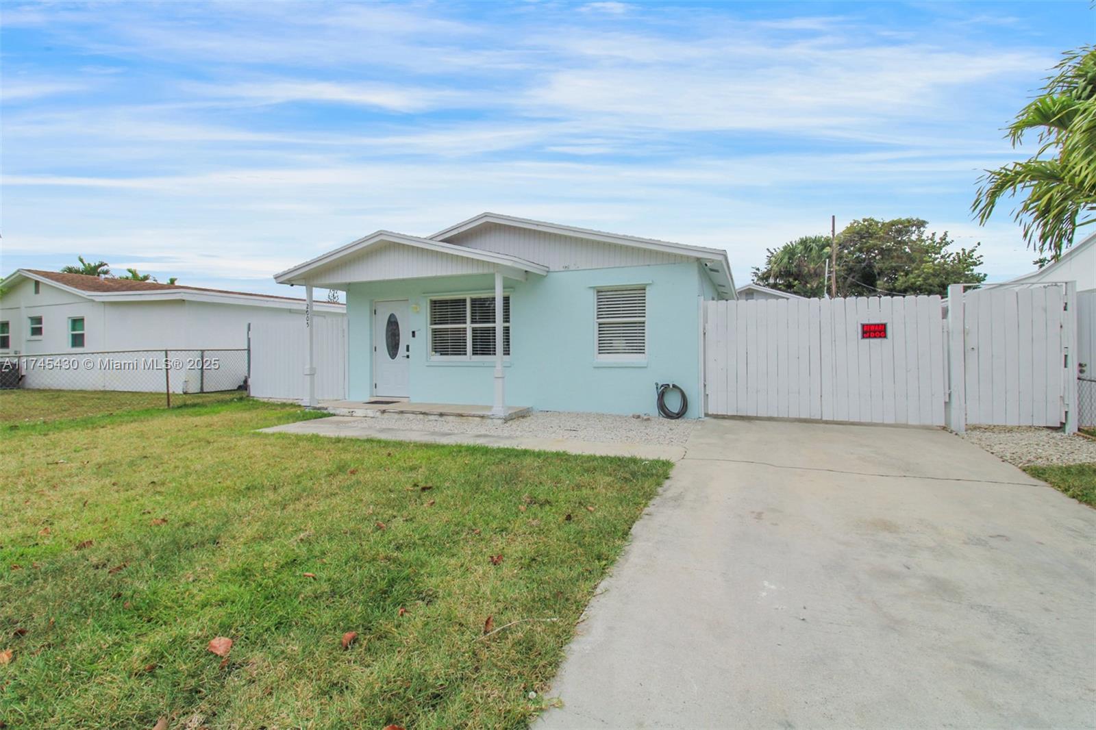2005 Park St, Lake Worth FL 33460