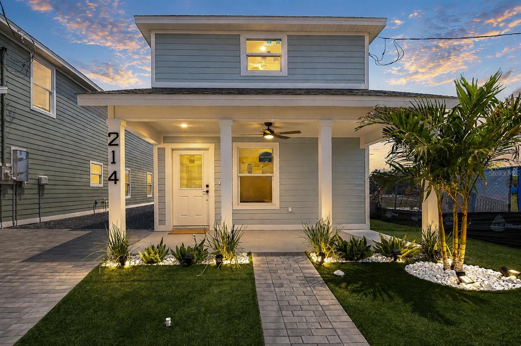 214 8TH AVENUE DRIVE W