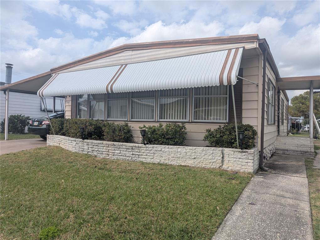 1007 FOREST LAKE DRIVE