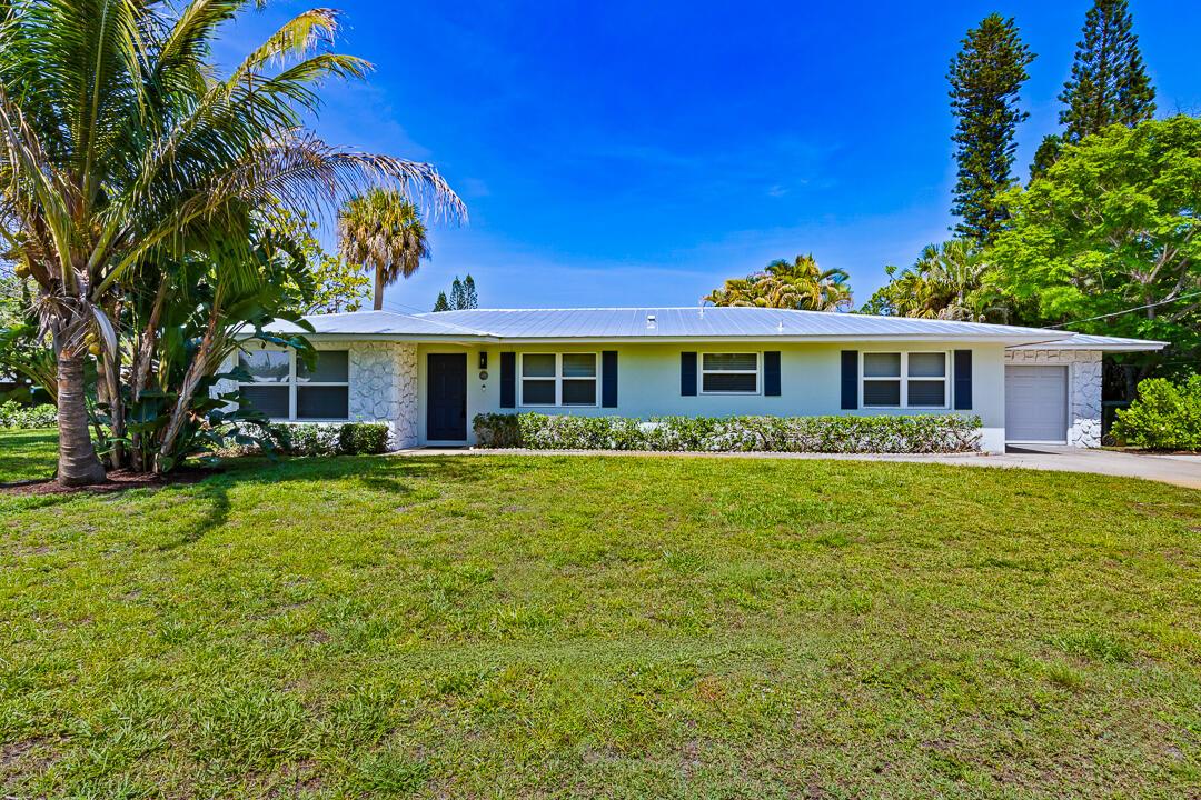 381 SE Edgewood Drive, Stuart FL 34996