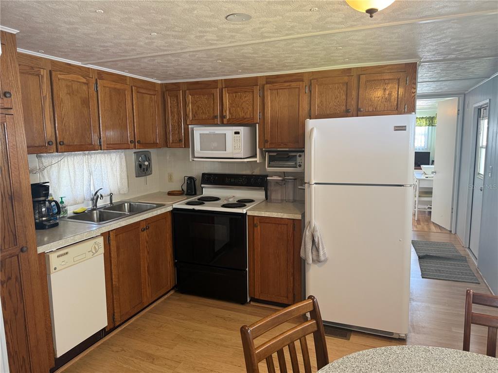 731 CAMELLIA DRIVE, VENICE, FL — photo 2 of 20