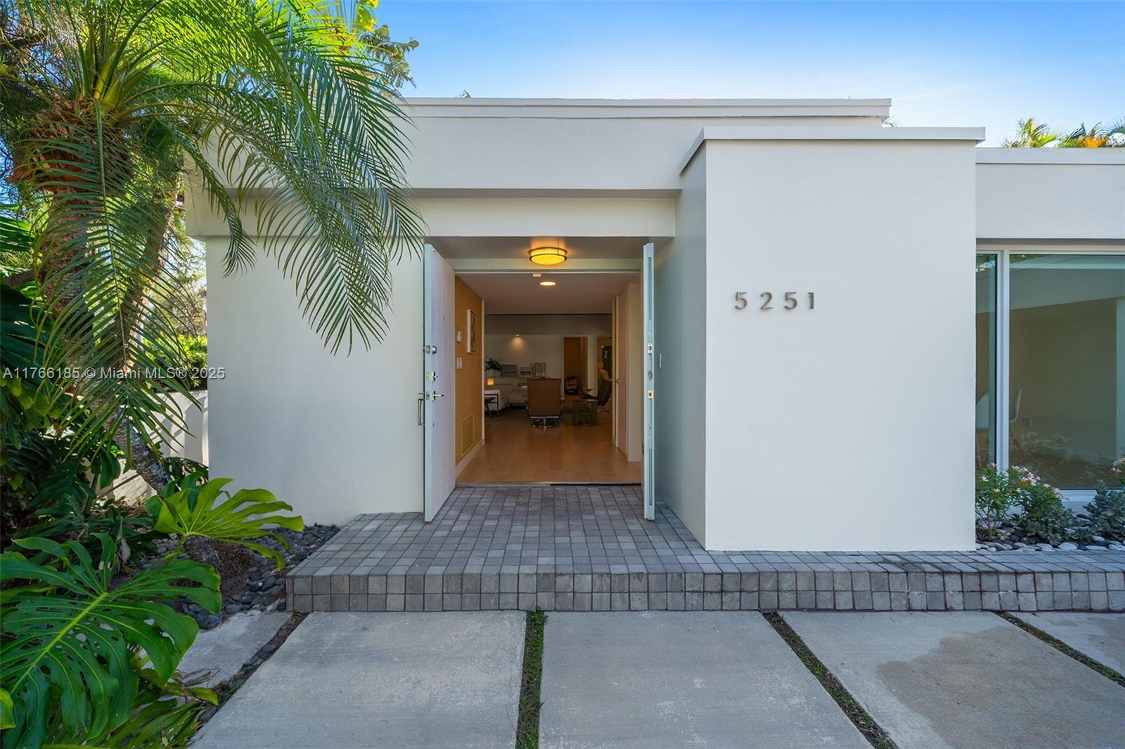 5251 La Gorce Dr, Miami Beach FL 33140