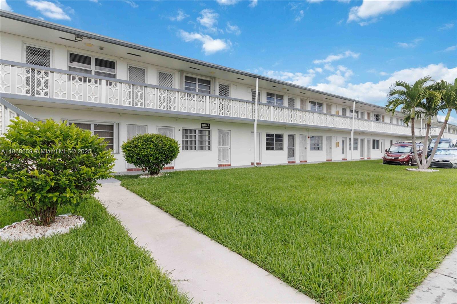 11 NE 204th St # 1, Miami Gardens FL 33179