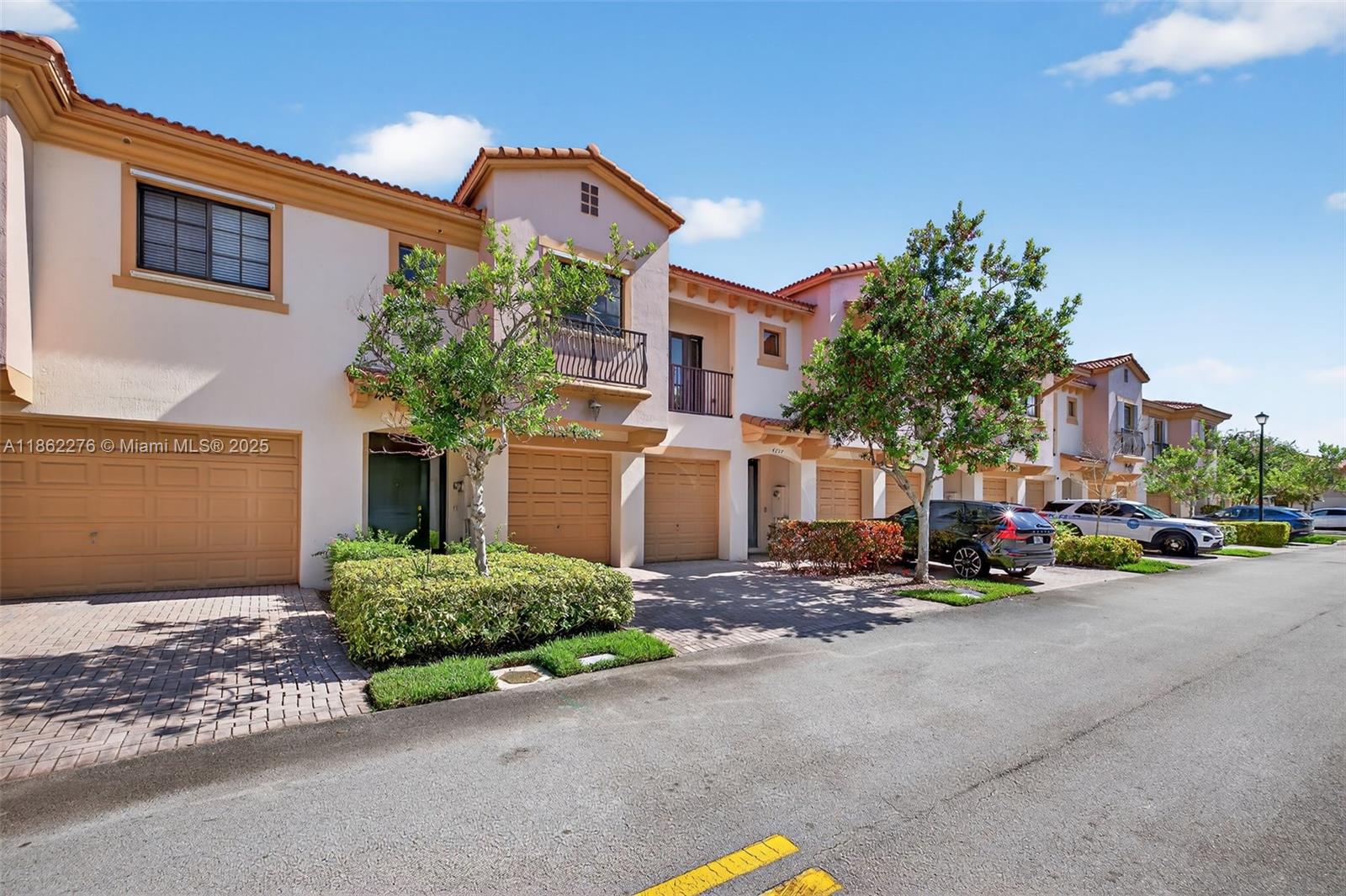4759 Cypress St, Coconut Creek FL 33073