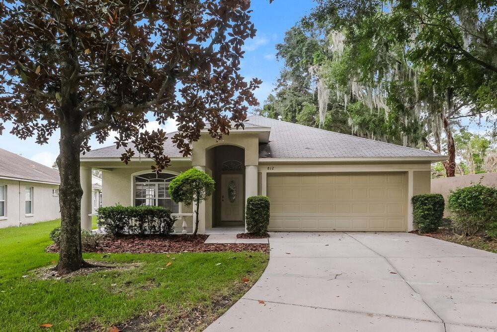 812 LESA GLEN PLACE