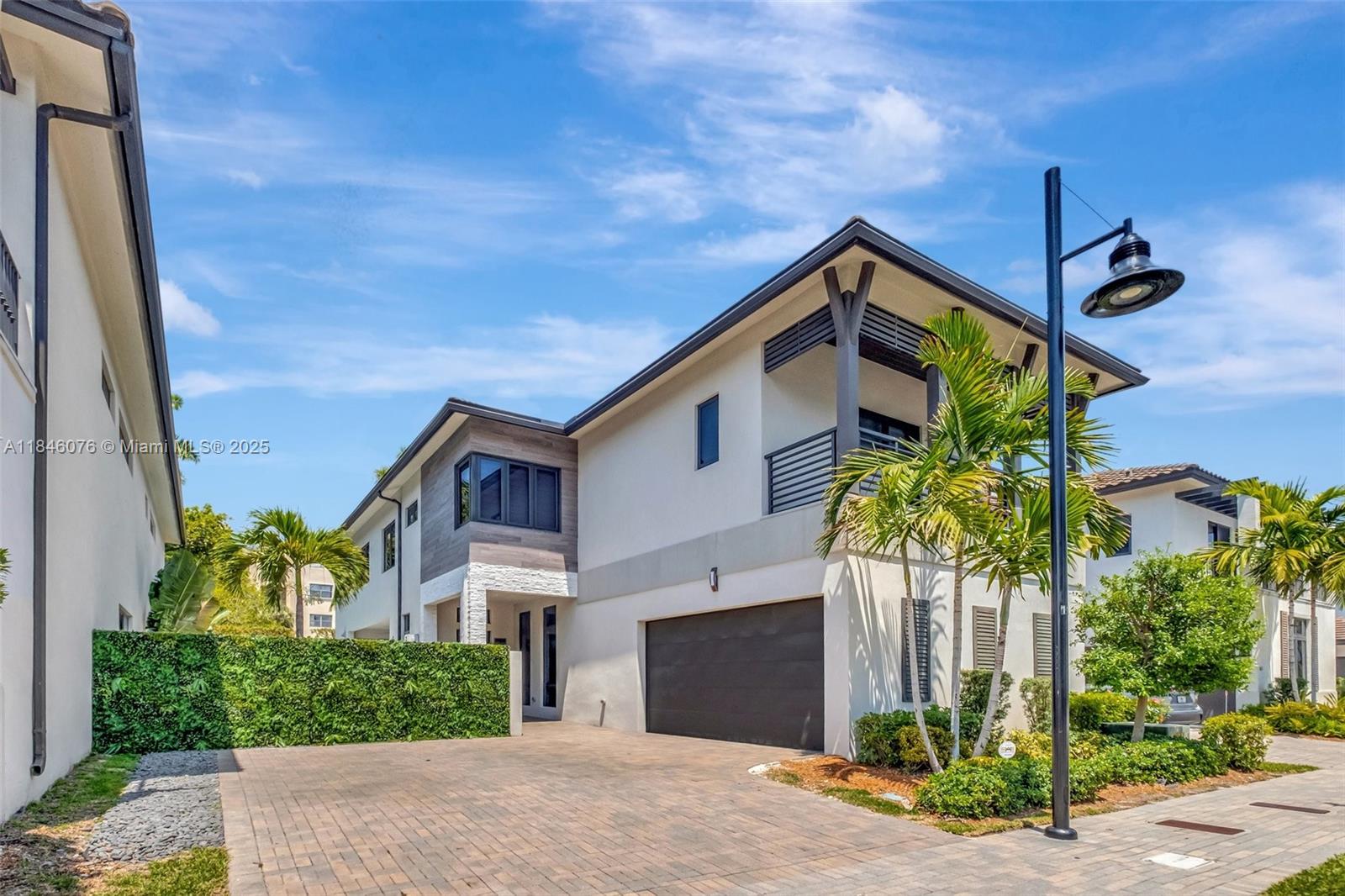 8169 NW 48th Ter, Doral FL 33166