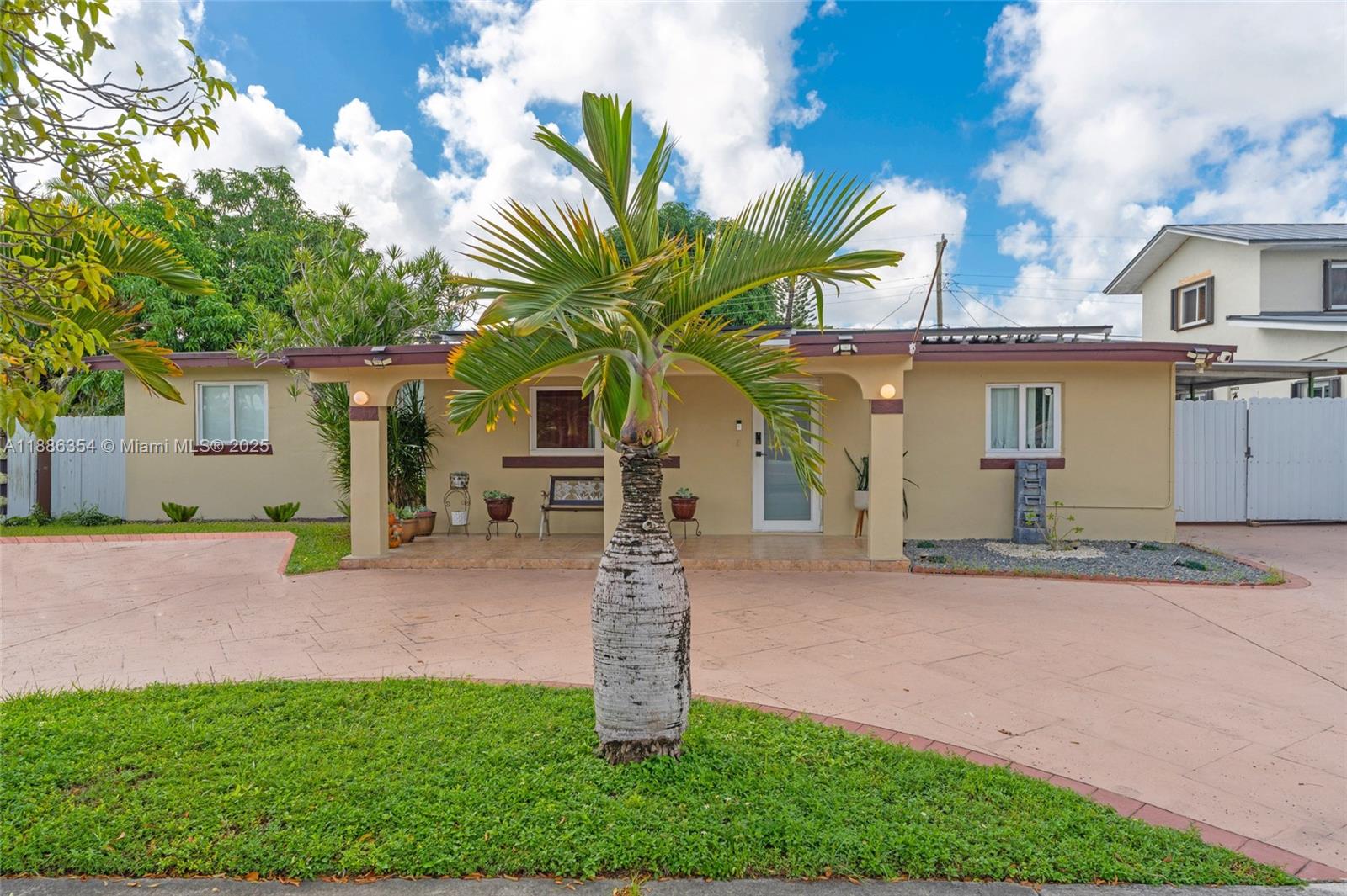 10920 SW 41st St, Miami FL 33165