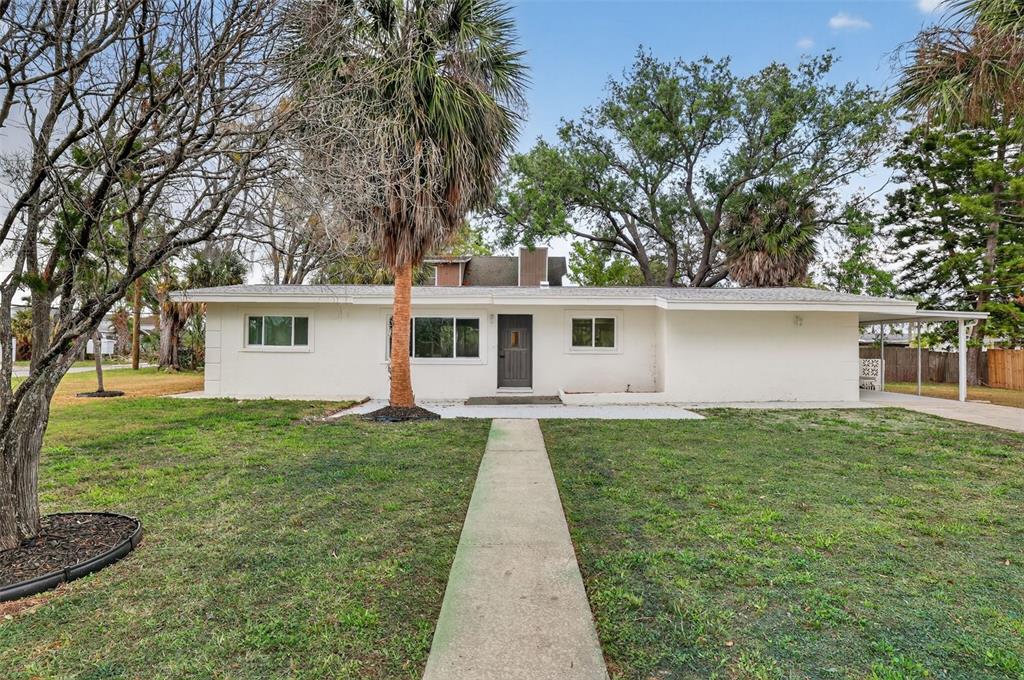 695 SUNSET DR