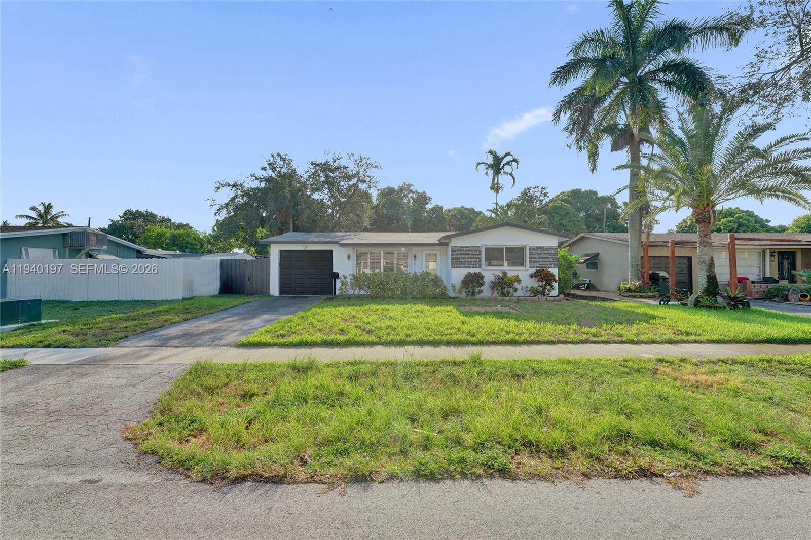 2015 N 58th Ave, Hollywood FL 33021